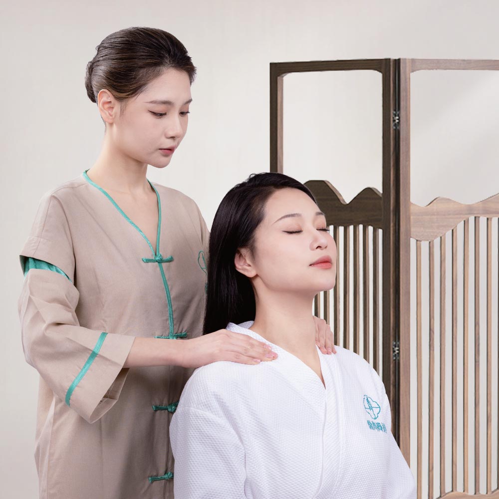 4. CLASSIC : Full Body Acupressure Massage (60 mins) – RM129